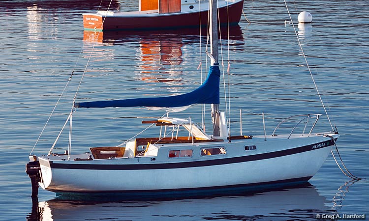 The Cal 25 foot WindDrift Sailboat Rental at Mansell Boats Rental Company