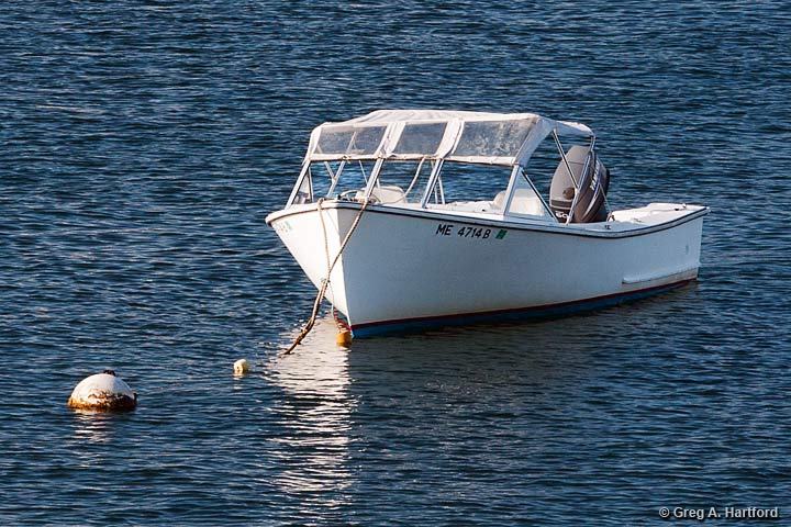 The 19 foot Seaway motorboat rental in Manset