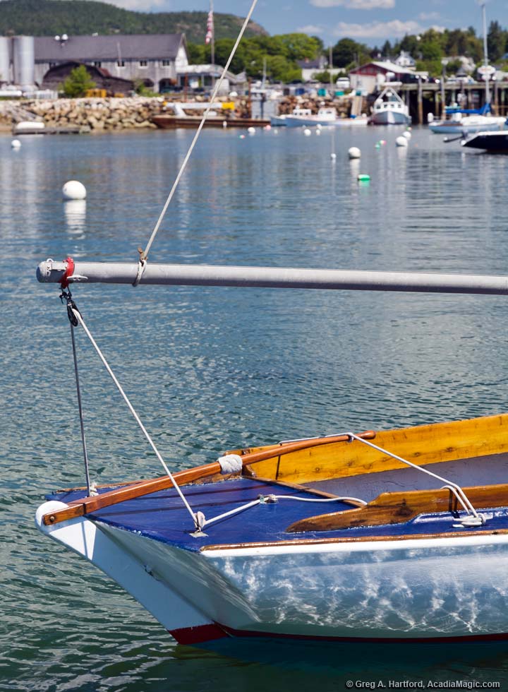 Aft closeup photo of Bullseye Day Sailer rental with Keel