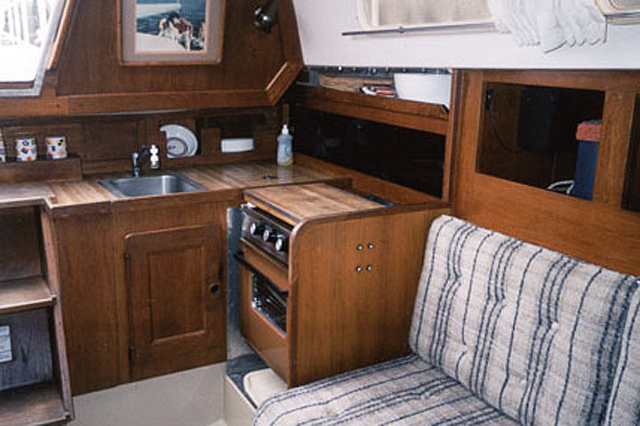 The Cal 31 foot WindDancer Sailboat Interior Rental